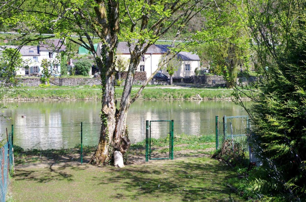 Le Doux Rivage, Proche De Charleville, Jardin Et Acces A La Voie Verte Joigny-sur-Meuse Luaran gambar