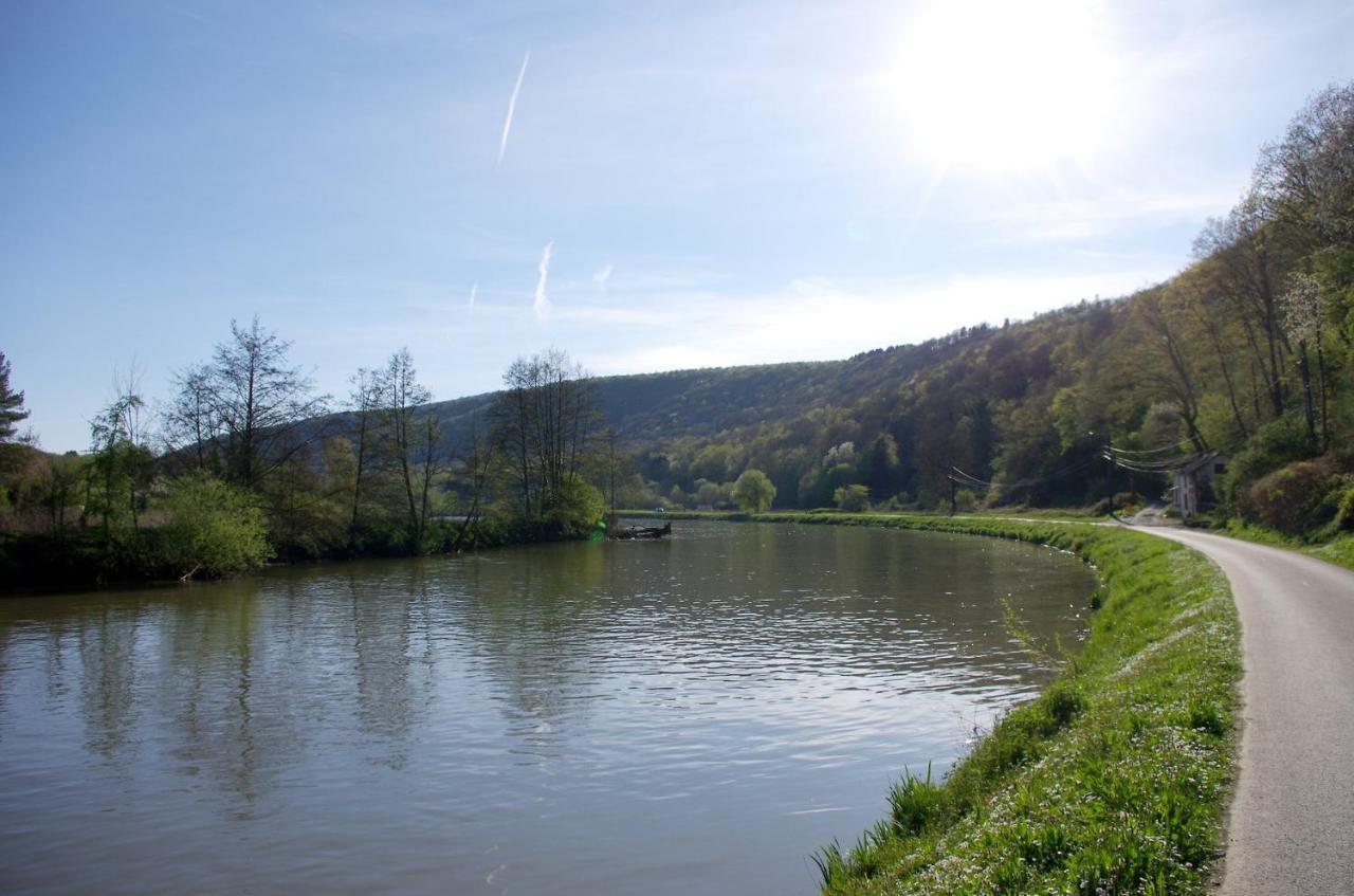 Le Doux Rivage, Proche De Charleville, Jardin Et Acces A La Voie Verte Joigny-sur-Meuse Luaran gambar